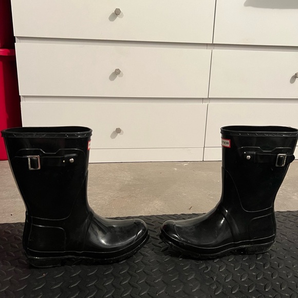 Hunter black short rain boots size 9 - Picture 2 of 5